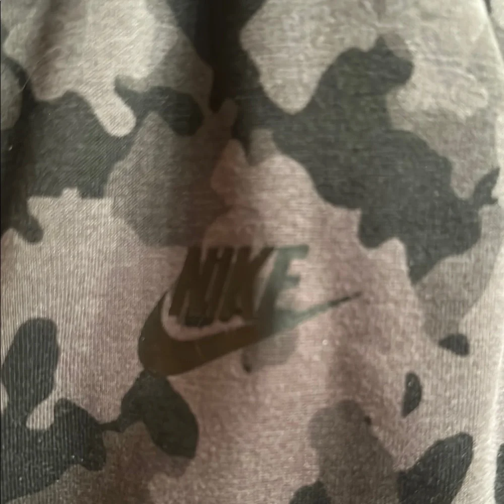 Nike Camouflage S Zip-Up Hoodie tech jacket - Picture 3 of 4